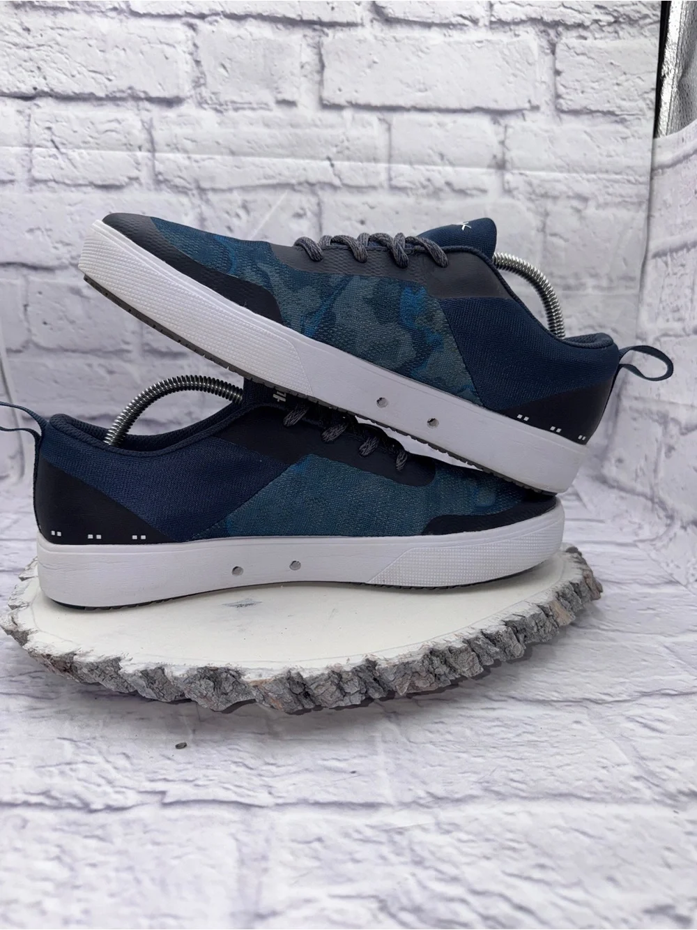 Huk Mens Mahi Lace-Up Blue Camo Fishing Boat Shoes Sneakers Size 9.5